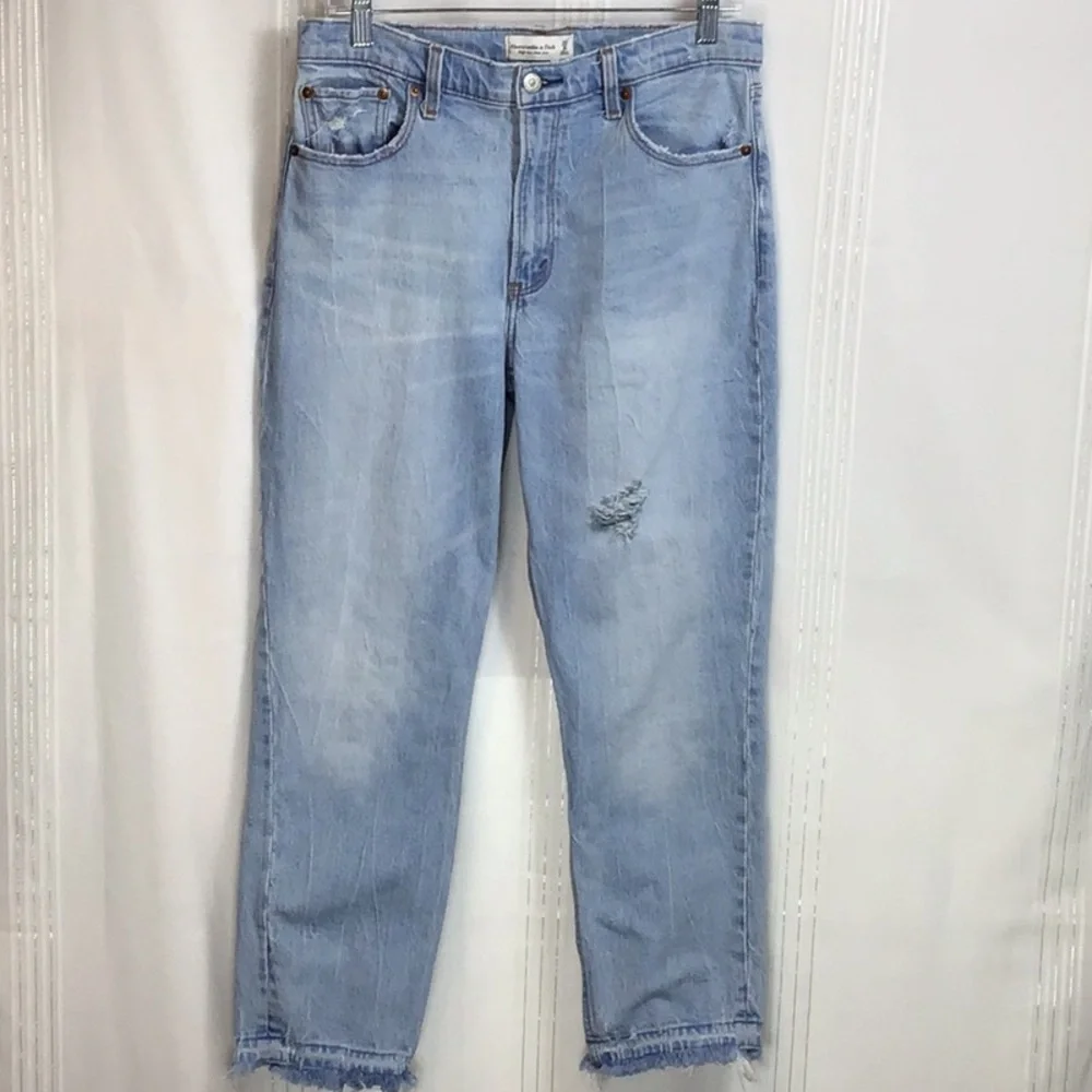 Abercrombie ‘High Rise Mom Jean’ Frayed Ankle Distressed Denim Sz.29/8R - Picture 4 of 12